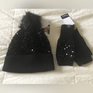 ❌SOLD❌ i am, black sequined Pom Pom beanie hat & fingerless gloves NWT